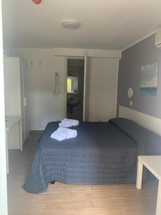 Hotel Augustus Milano Marittima Exteriör bild