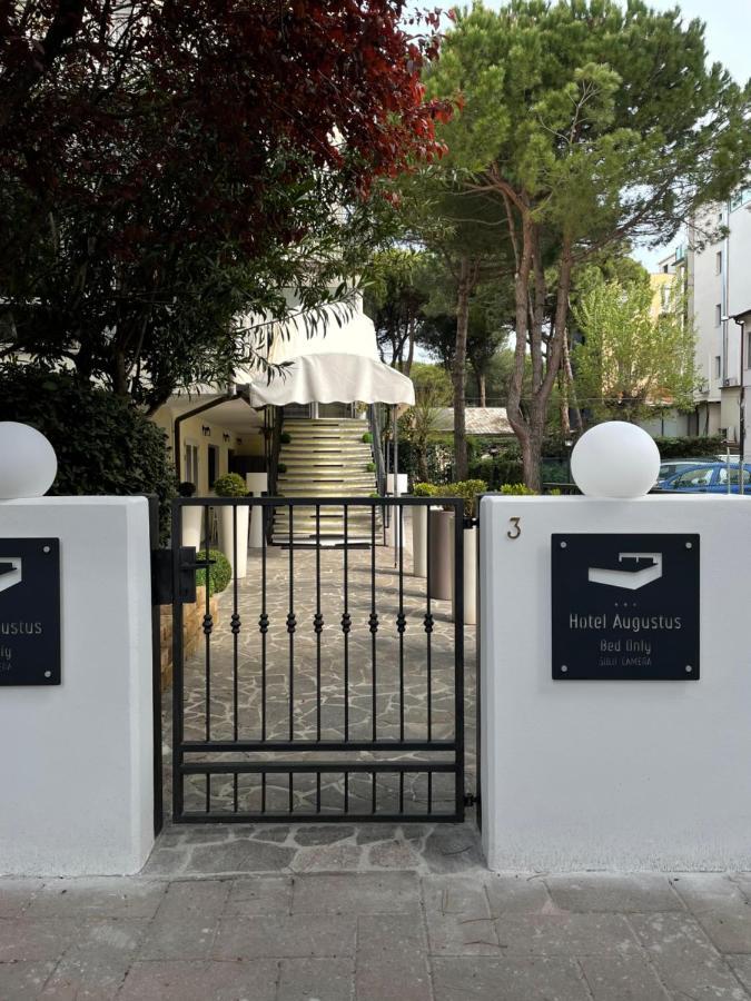 Hotel Augustus Milano Marittima Exteriör bild