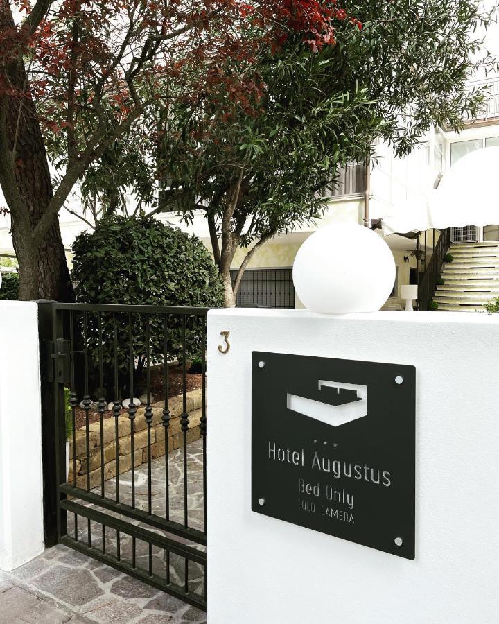 Hotel Augustus Milano Marittima Exteriör bild