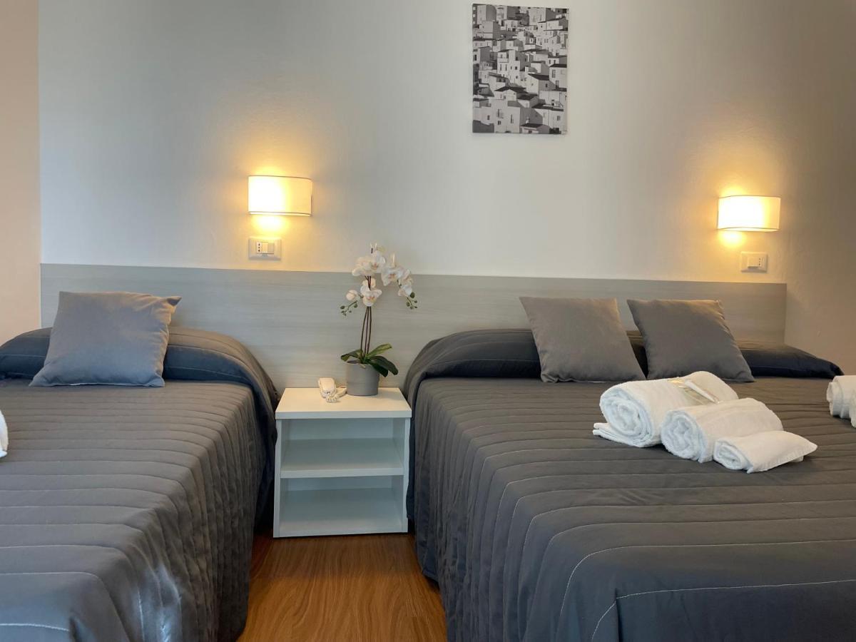 Hotel Augustus Milano Marittima Exteriör bild
