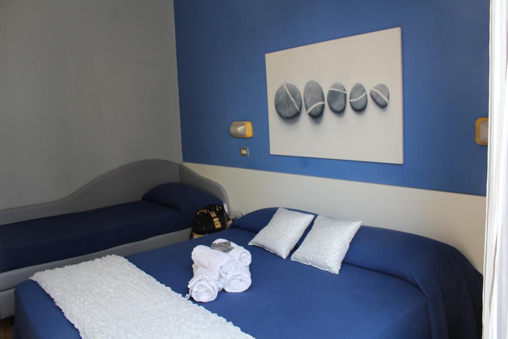 Hotel Augustus Milano Marittima Rum bild