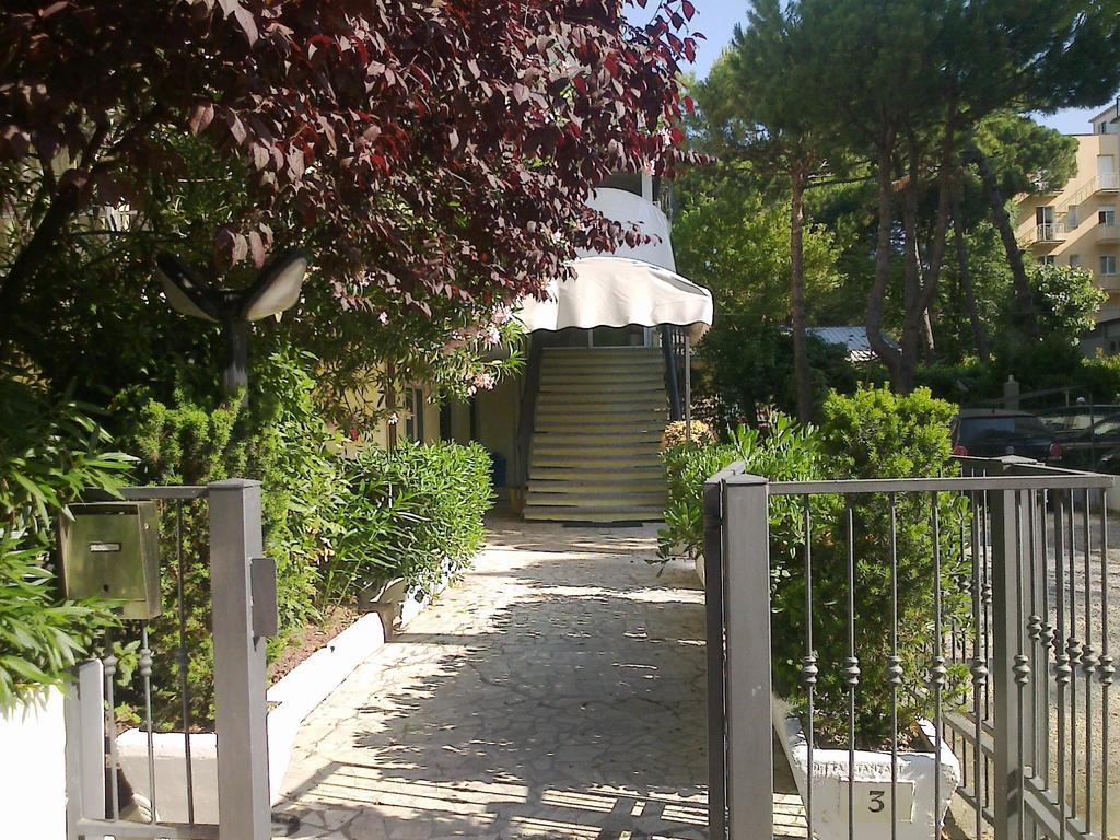 Hotel Augustus Milano Marittima Exteriör bild