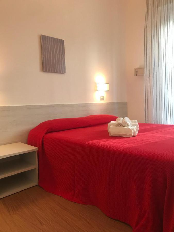 Hotel Augustus Milano Marittima Exteriör bild